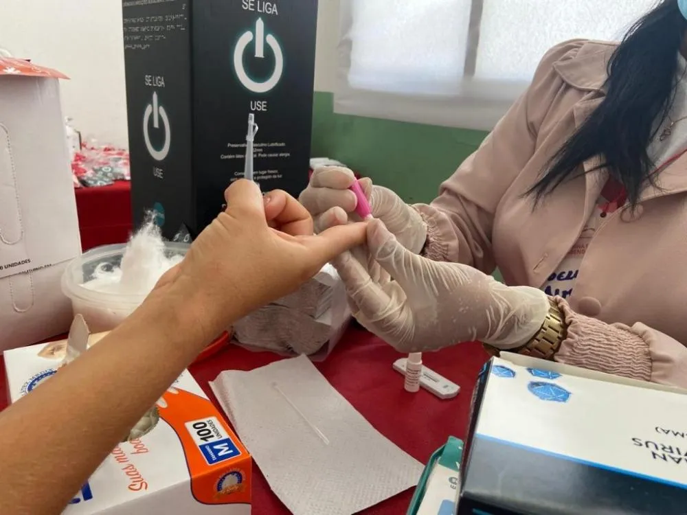 Prefeitura de Alagoinhas realiza mutirão de testagem de HIV e Sífilis no Dezembro Vermelho