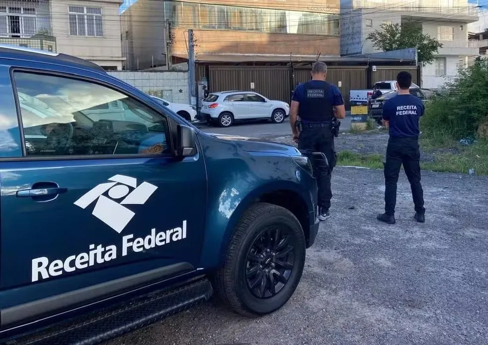 Polícia Federal prende 15 pessoas em operação contra fraudes e desvios de R$ 1,4 bilhão na Bahia, São Paulo e Goiás