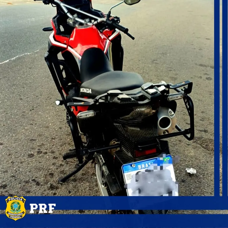 Moto roubada e clonada é recuperada pela PRF na BR-110, em Alagoinhas