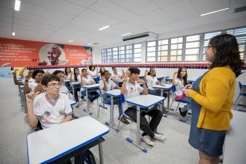  Ensino médio na Bahia passa por reformulação com novo currículo e carga horária ampliada