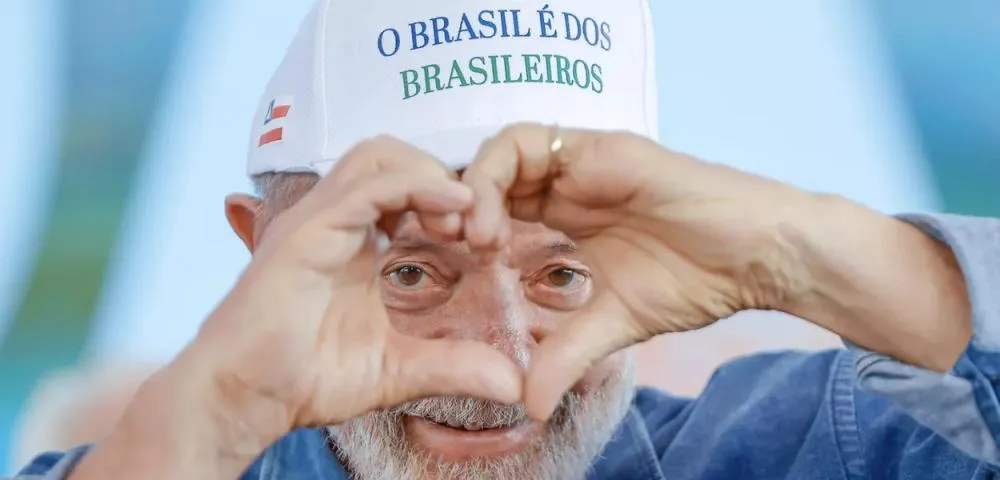 Governo Lula impulsiona crédito consignado e defende papel dos bancos públicos