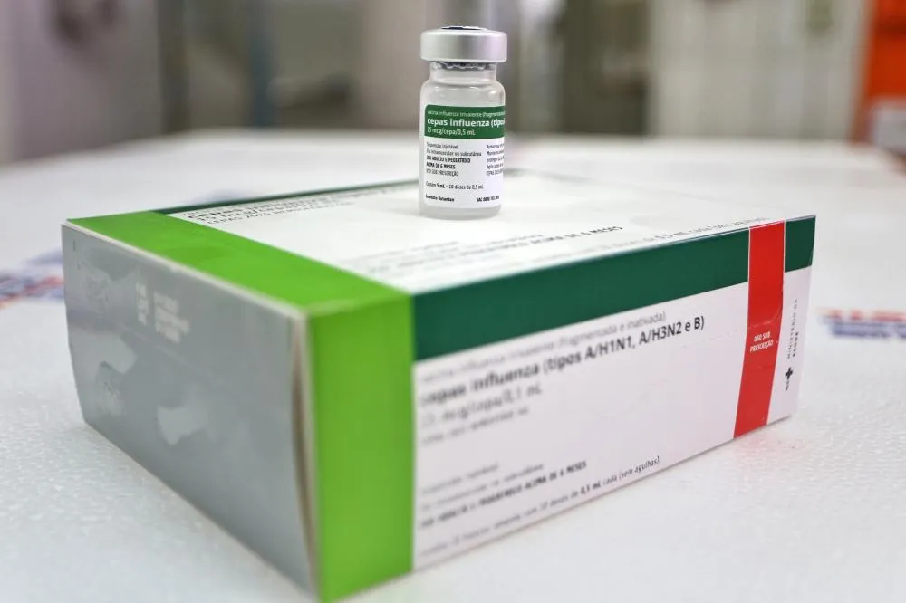 Bahia recebe 428 mil doses da vacina contra a influenza para campanha 2025