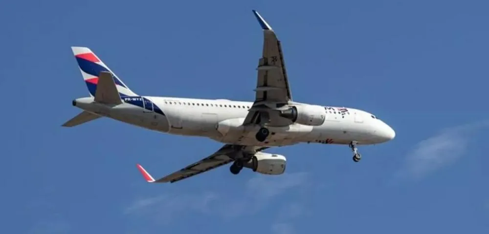 “Não parou ainda”: vídeo mostra passageiros em pânico após avião da Latam sair da pista em Chapecó