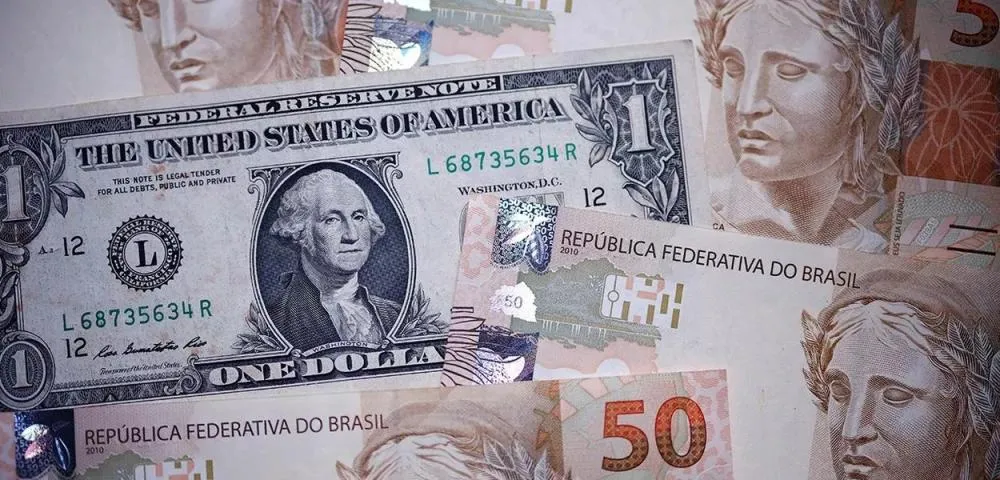 Real tem melhor desempenho trimestral frente ao dólar desde 2022 e acumula alta de 7,27%