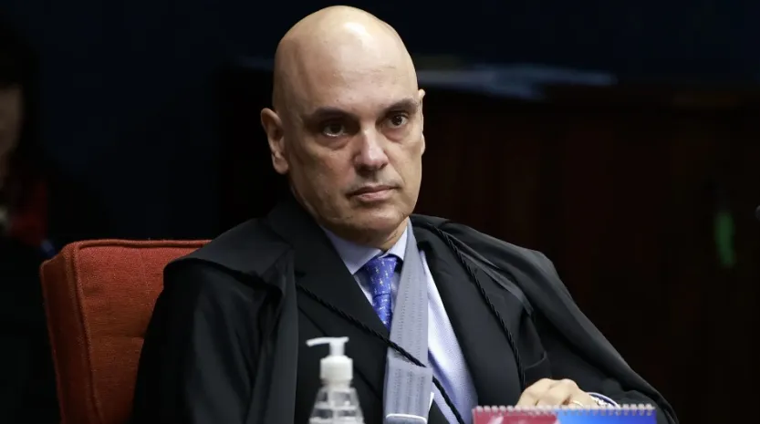 Moraes manda PF liberar acesso a provas de inquérito que investiga Bolsonaro