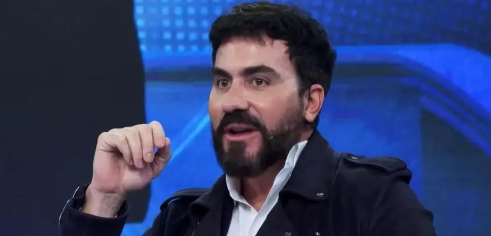 Gerente demitido após vídeo viral de padre Fábio de Melo processa o religioso e a cafeteria