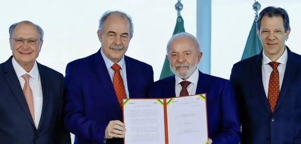 BNDES amplia recursos para modernização industrial no Brasil