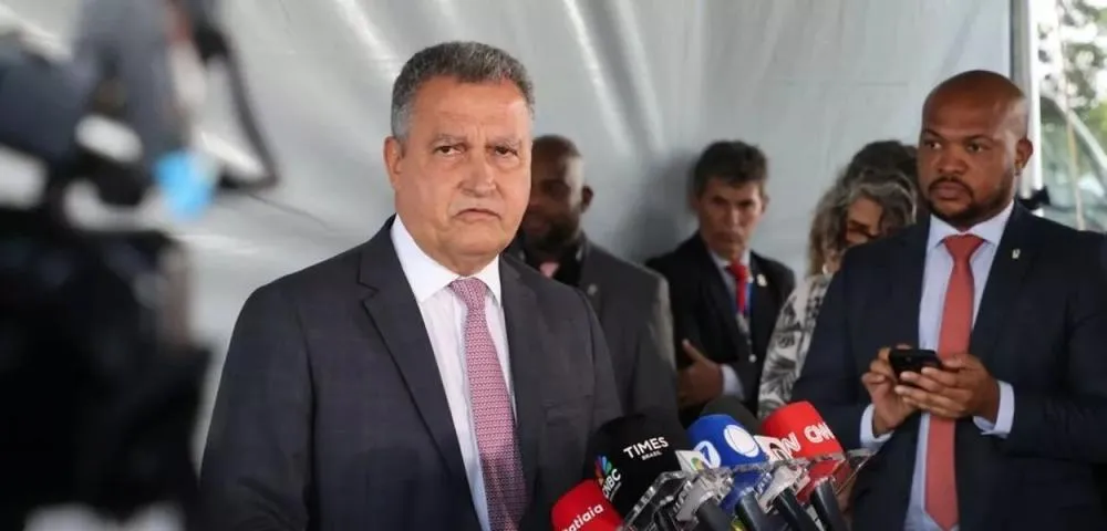 Rui Costa classifica como “histórica” megaoperação contra esquema do PCC no setor de combustíveis