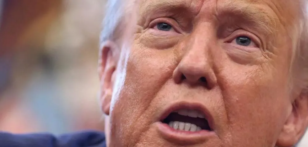 Trump avalia restringir remédios chineses nos EUA