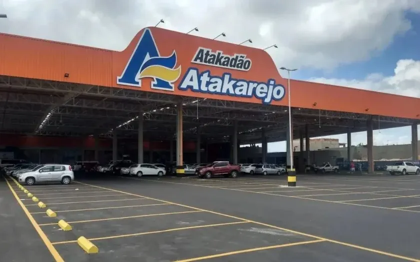 Atakarejo abre vagas de emprego na Bahia e em Sergipe para diferentes áreas