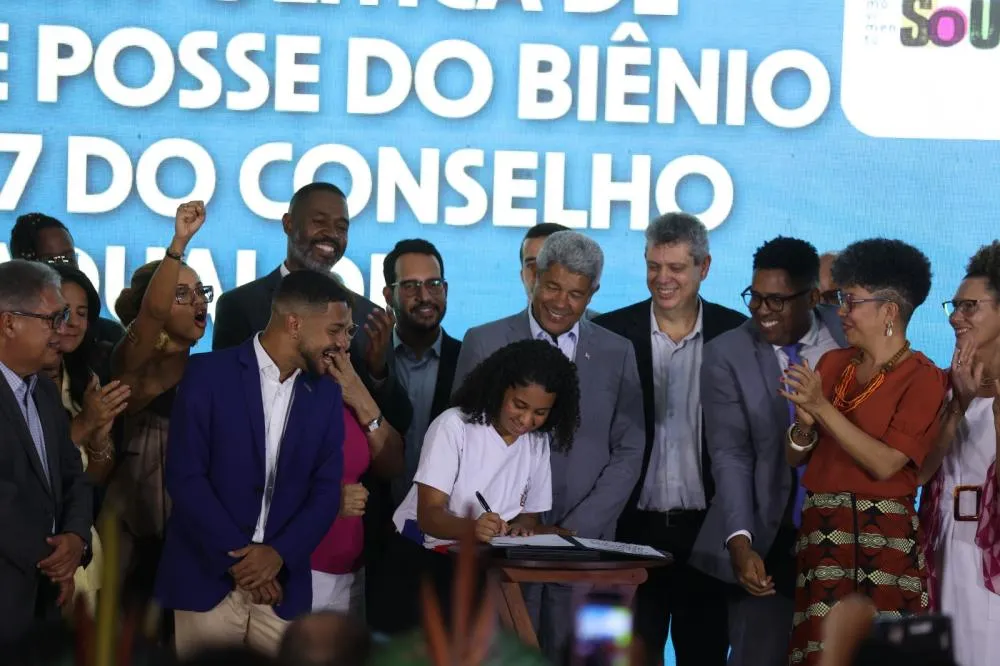 Bahia - Governo lança pacote de ações para juventude 