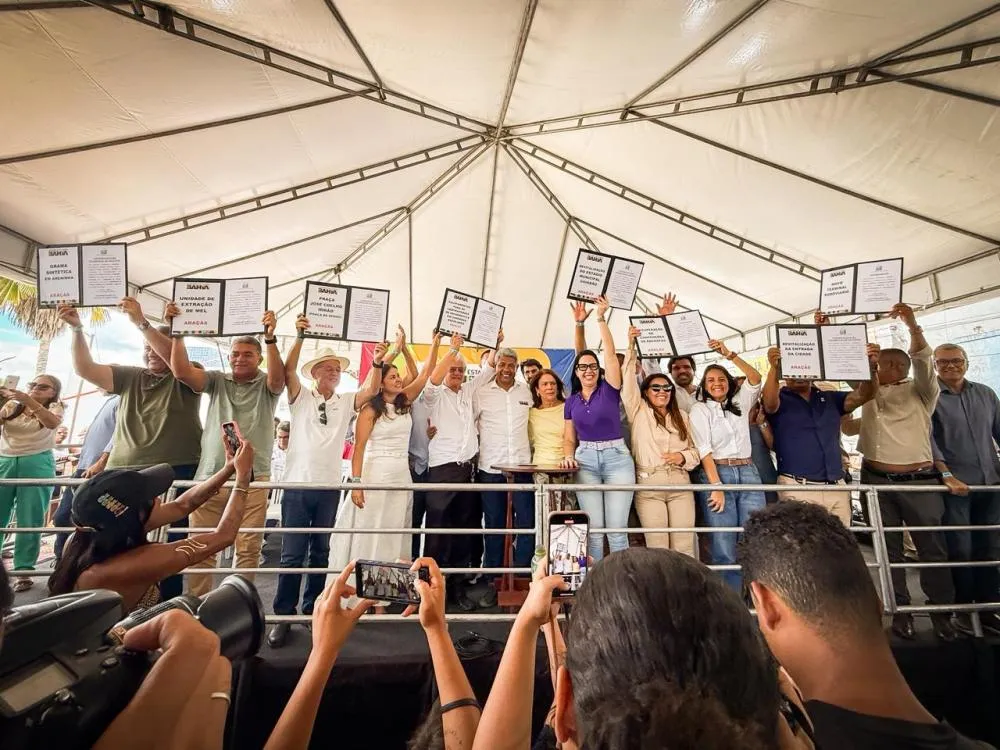 Jerônimo Rodrigues realiza entregas e anuncia novas ações nas áreas de infraestrutura, educação e desenvolvimento rural em Araçás e Itanagra