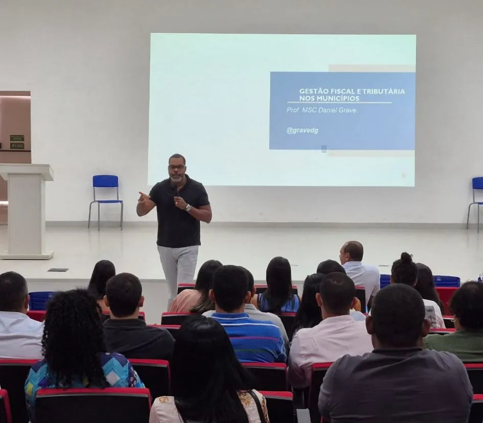 Treinamento presencial detalha transição do sistema tributário e mudanças na gestão municipal