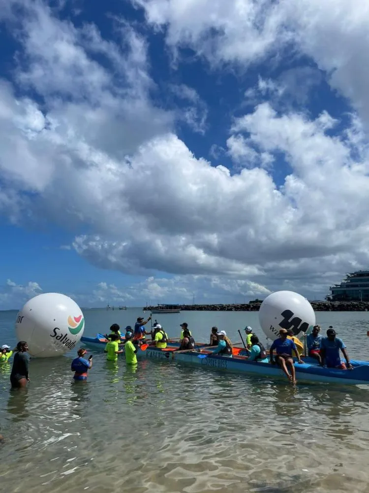 Entre o mar, o lazer e a inclusão: Iniciativa da Secretaria de Desenvolvimento Social de Alagoinhas (Sedes) proporciona experiência de turismo inclusivo para pessoas com deficiência 
